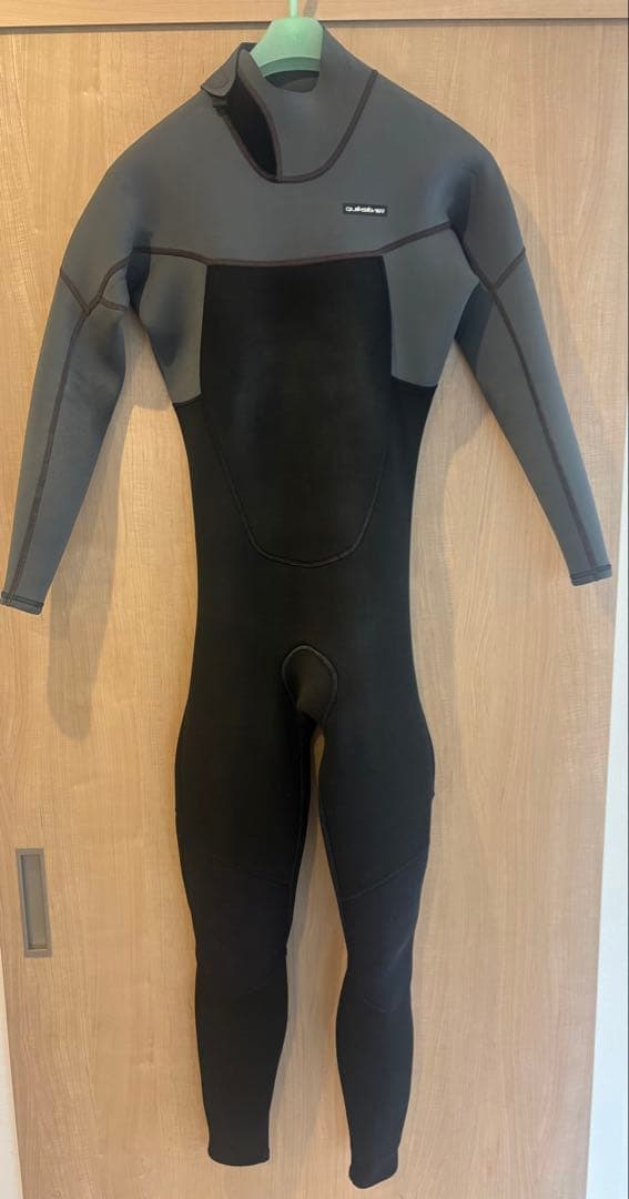 クイックシルバーフルスーツ2ミリM AQUAαバックジップ