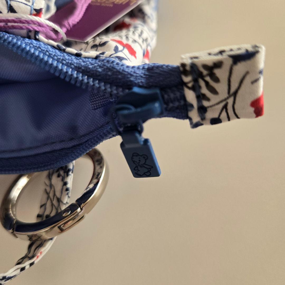 新品未使用　 ファミリア　ミニバッグチャーム リバティ素材