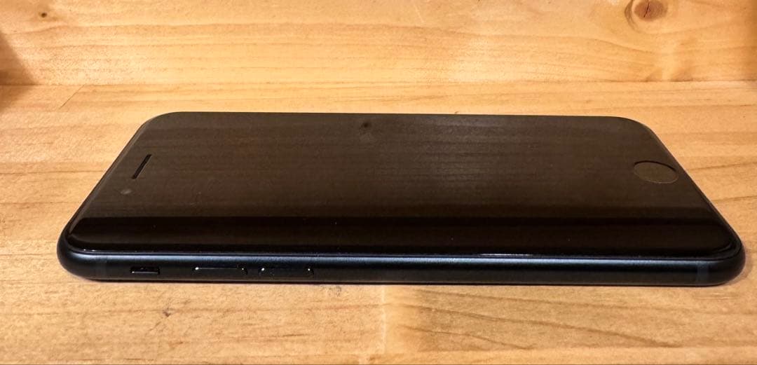 Apple iPhone se第3世代 64GB SIMフリー