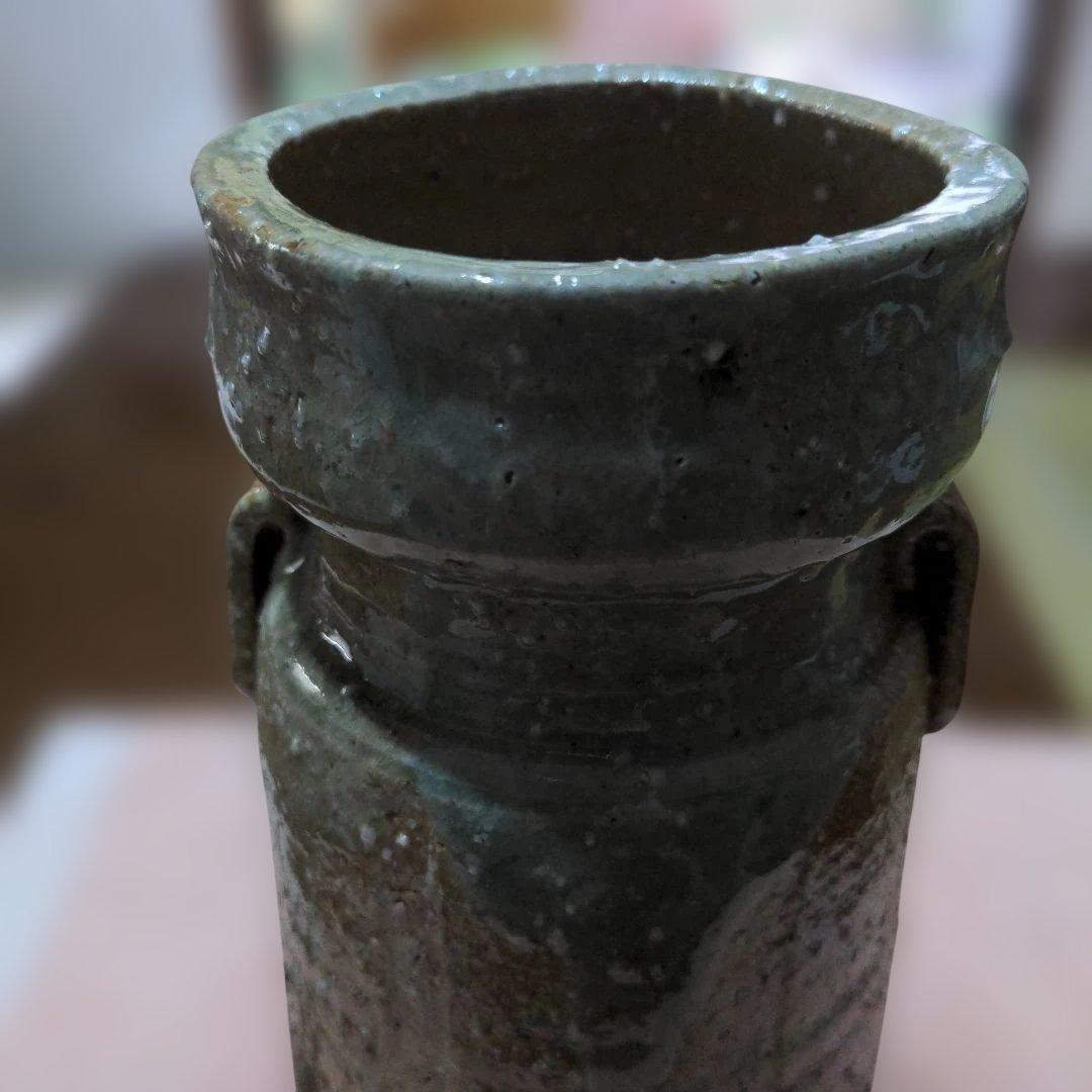 存在感が有る信楽焼の花瓶