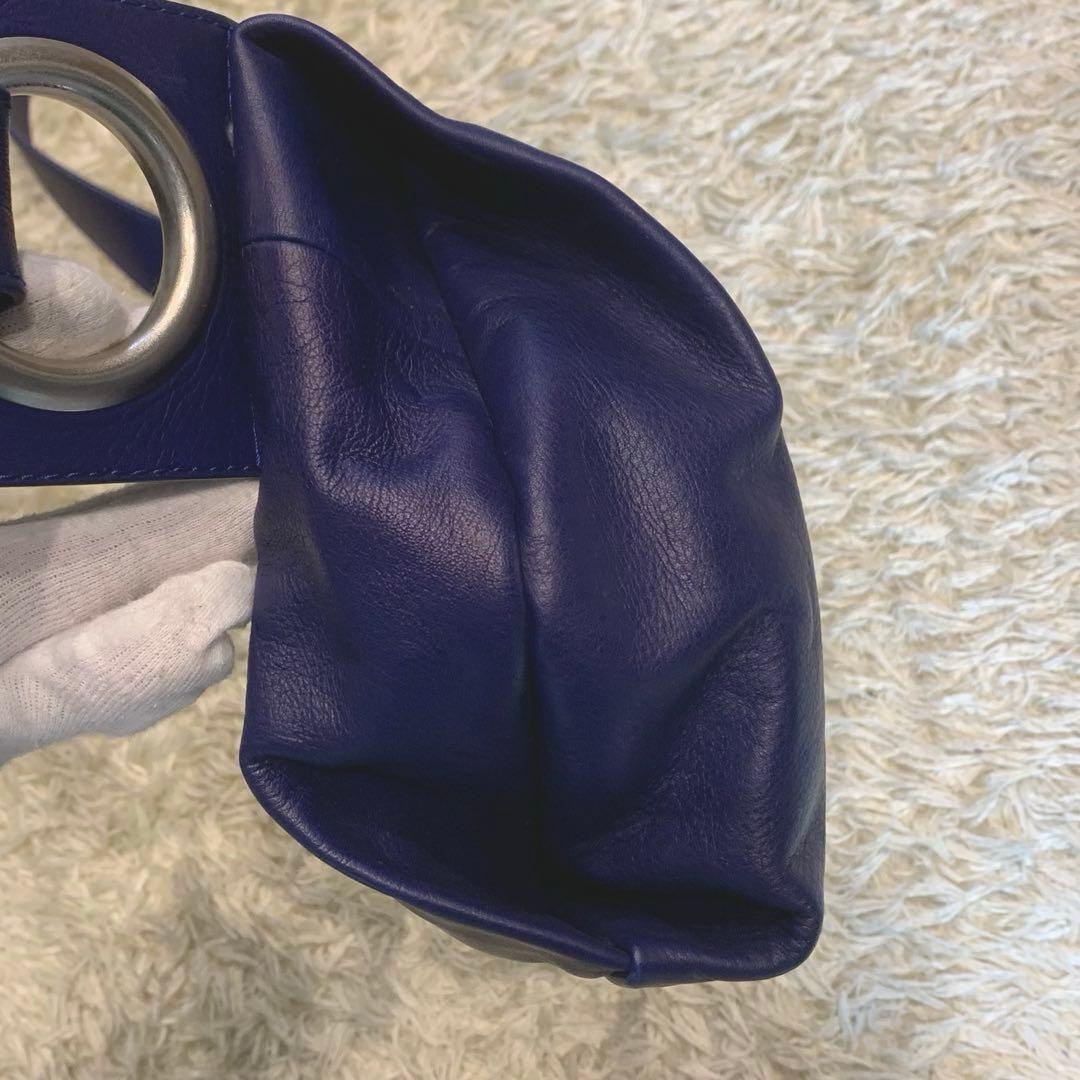 美品✨kawa-kawaカワカワ ハトメ ボディバッグ ショルダー レザー 紺色