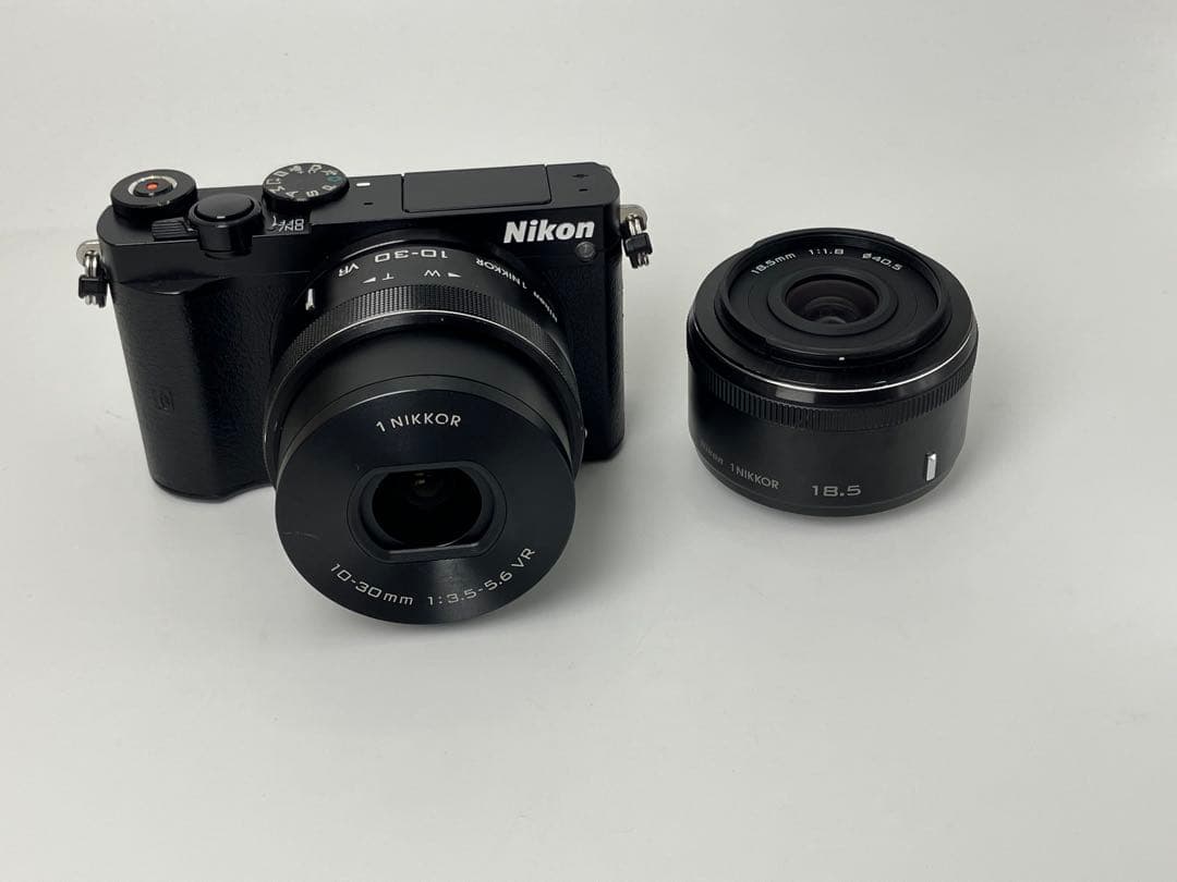 【返品保証・動作確認済】Nikon 1 J5 ブラック ダブルレンズキット