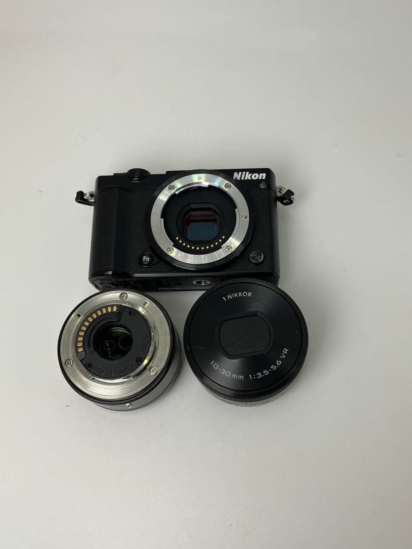 【返品保証・動作確認済】Nikon 1 J5 ブラック ダブルレンズキット
