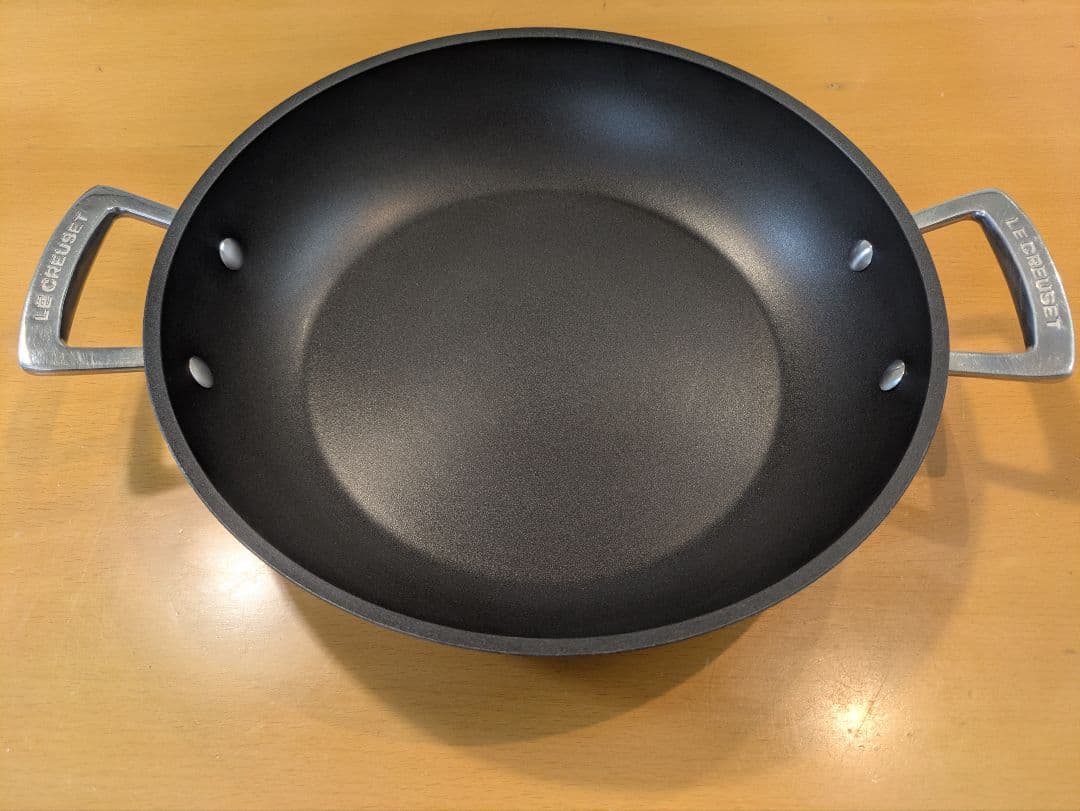 Le Creuset 両手鍋 28cm 黒 ガラス蓋付き
