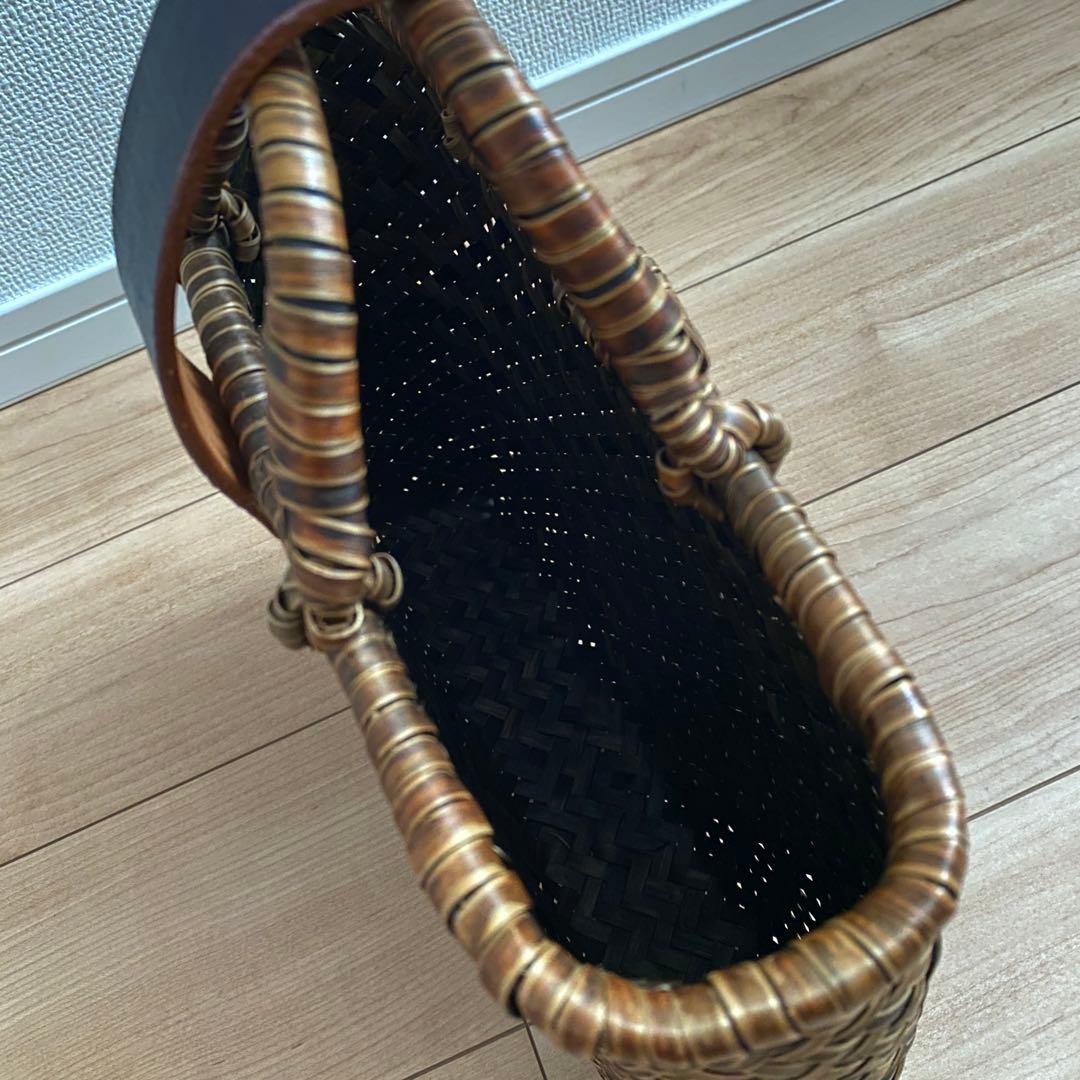 イタヤ細工　手提げ籠　貴重な染付仕上げ