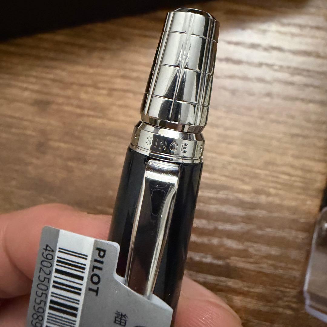 極美品 パイロット 油性ボールペン ライズ 細字0.7mm スターライトブラック