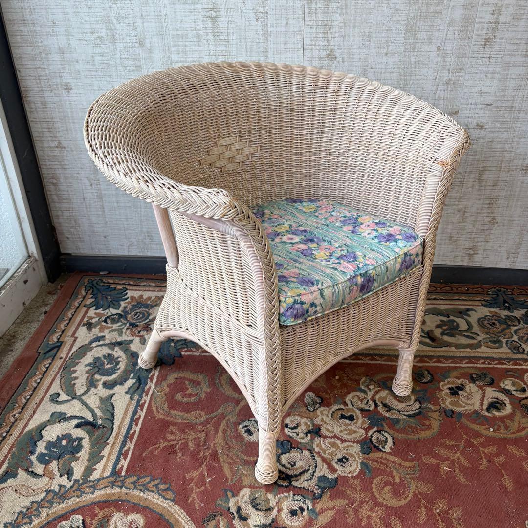 ③昭和レトロ ヴィンテージ ラタンダイニングチェア 花柄クッション アームチェア