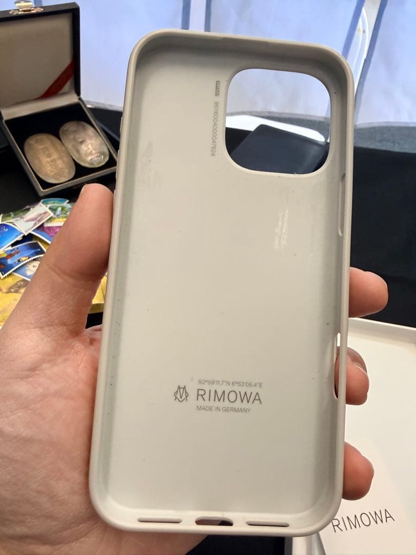 ⚠*ん様 RIMOWA アルミストライプデザイン iPhone16ProMaxケ
