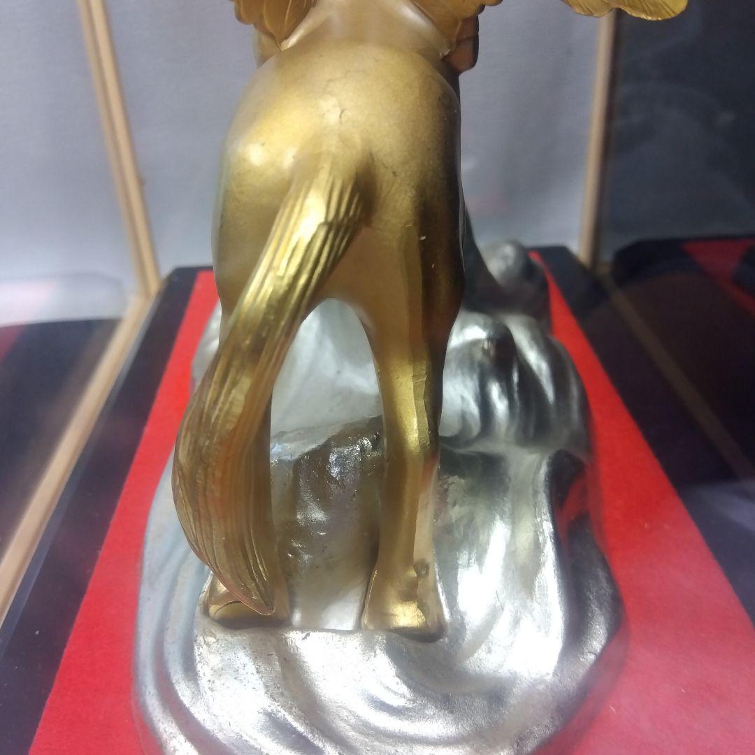 金色の翼のある馬の彫刻　レトロ　ケース付き　ペガサス