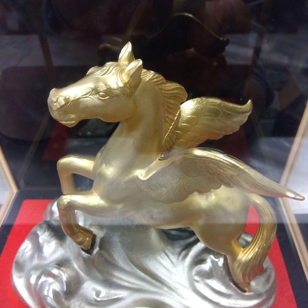 金色の翼のある馬の彫刻　レトロ　ケース付き　ペガサス