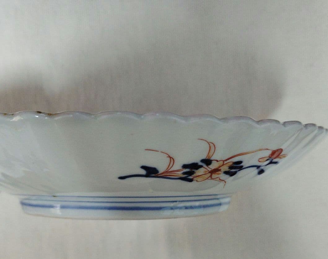 アンティークプレート　古伊万里皿　かわいい柄です　裏もていねい　ペアの残りかも