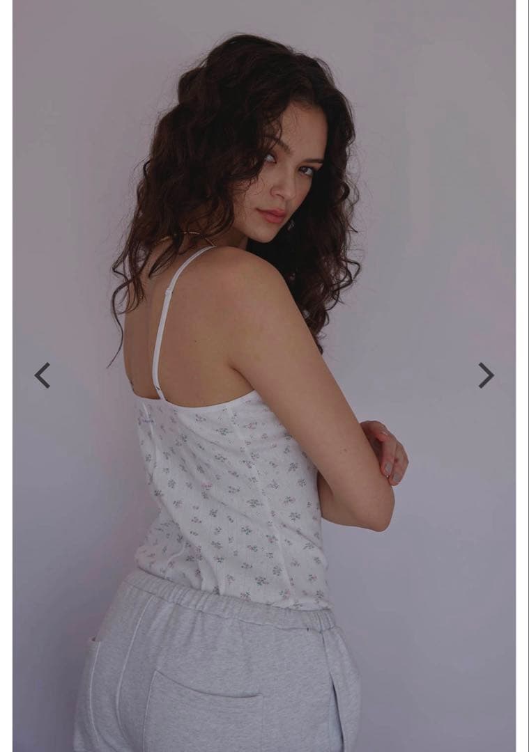 【新品未使用 タグ付き】ALEXIASTAM 花柄ロンパース 即完売品‼️レア‼️