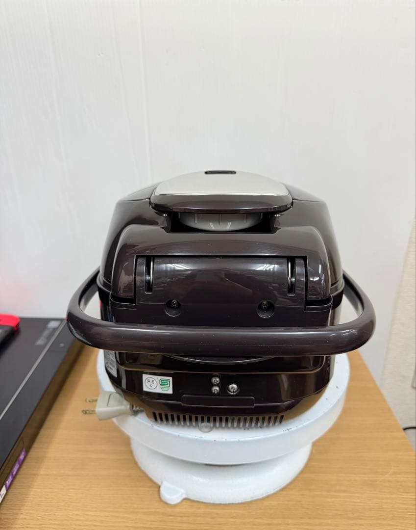 ZOJIRUSHI 象印 圧力IH炊飯器 NP-ZF10（5.5合） 内釜キレイ