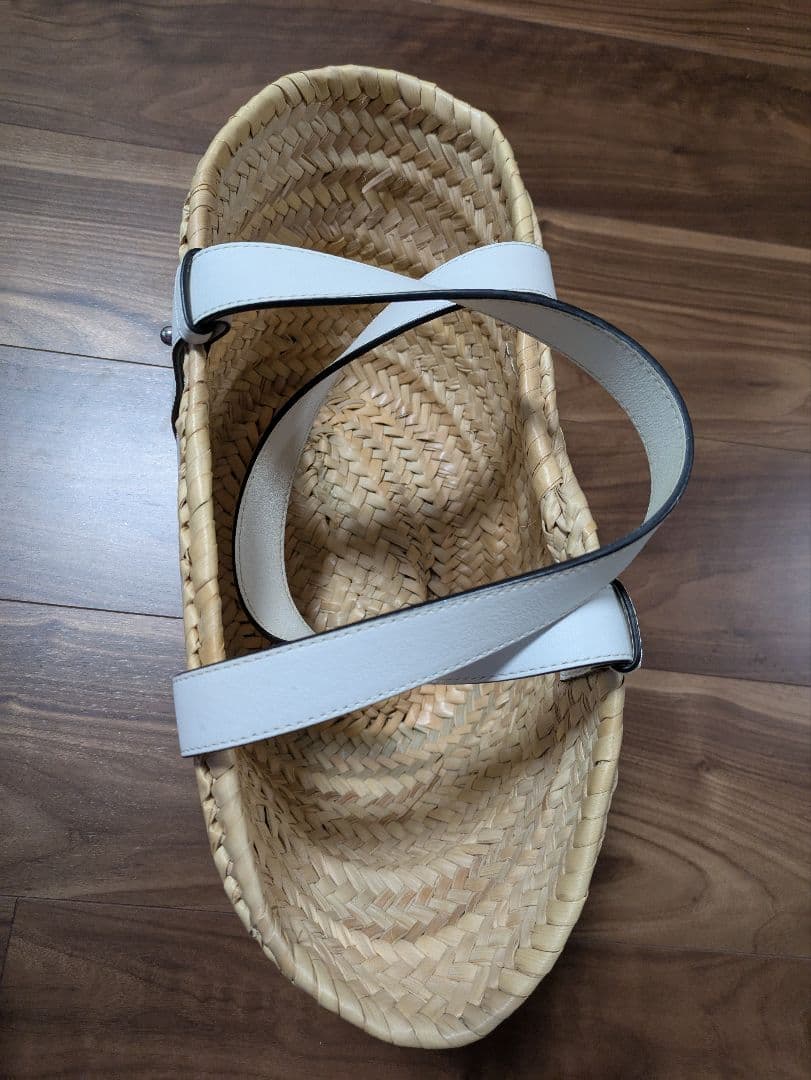 ロエベ　カゴバッグ　スモール　白