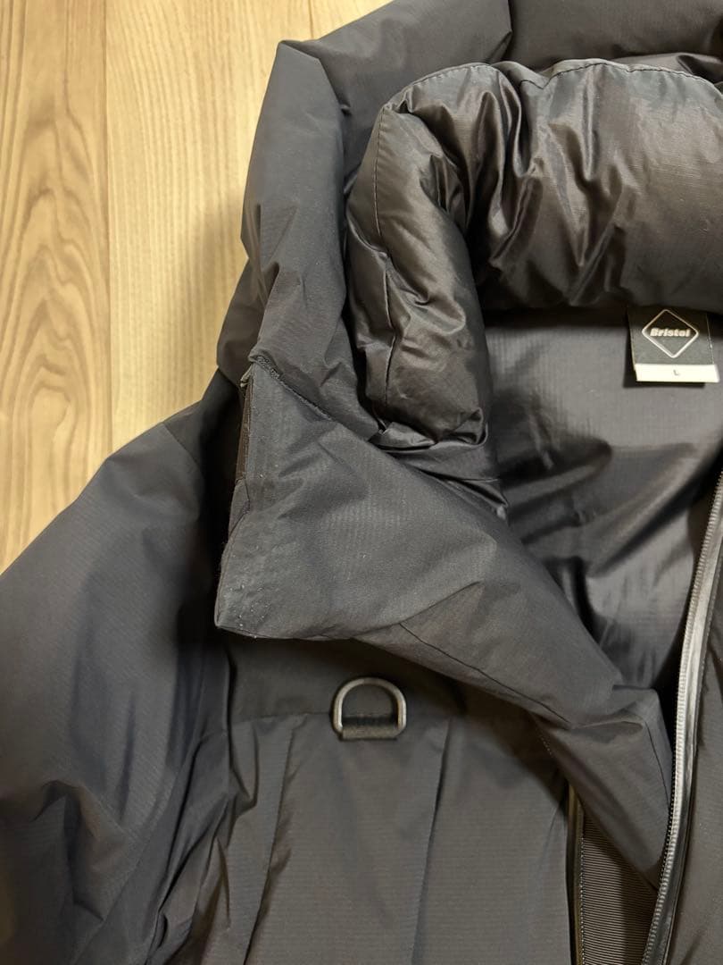 F.C.Real BristolDOWN BENCH PARKA ダウン