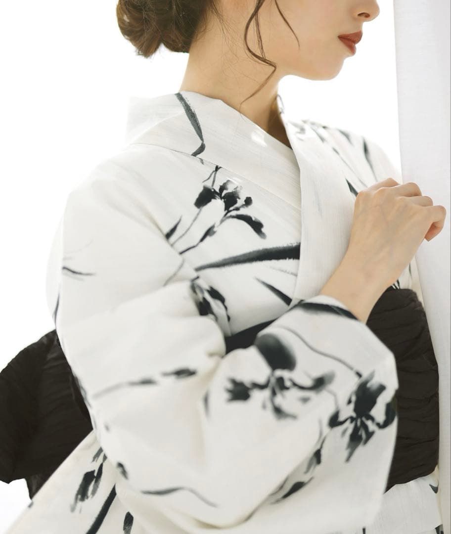 1人で着られる浴衣5点セット （ゆかた・兵児帯・下駄・着付け本・腰ひも）