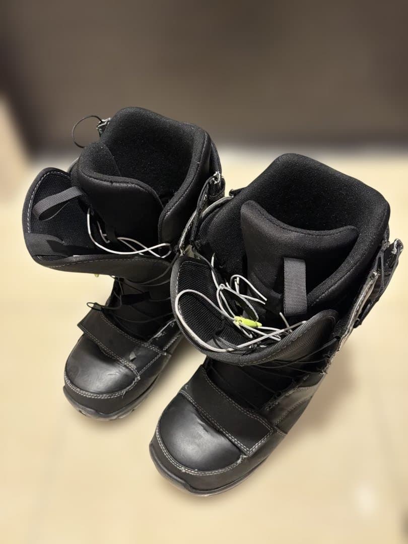【FORUM】スノーボード　ブーツ　28センチ　ブラック