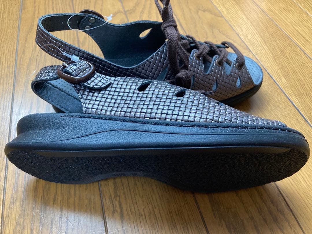 新品ハッシュパピー 定番編み込み サンダル　M