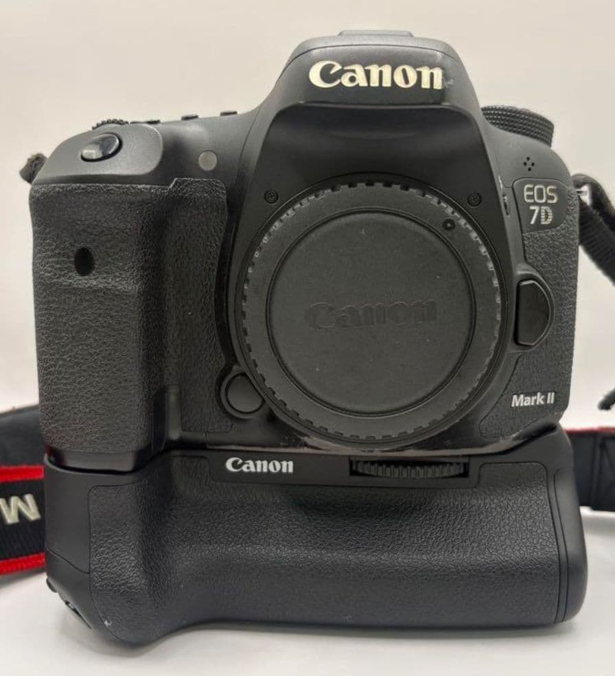 美品Canon EOS 7D Mark II 本体 バッテリーグリップ付き