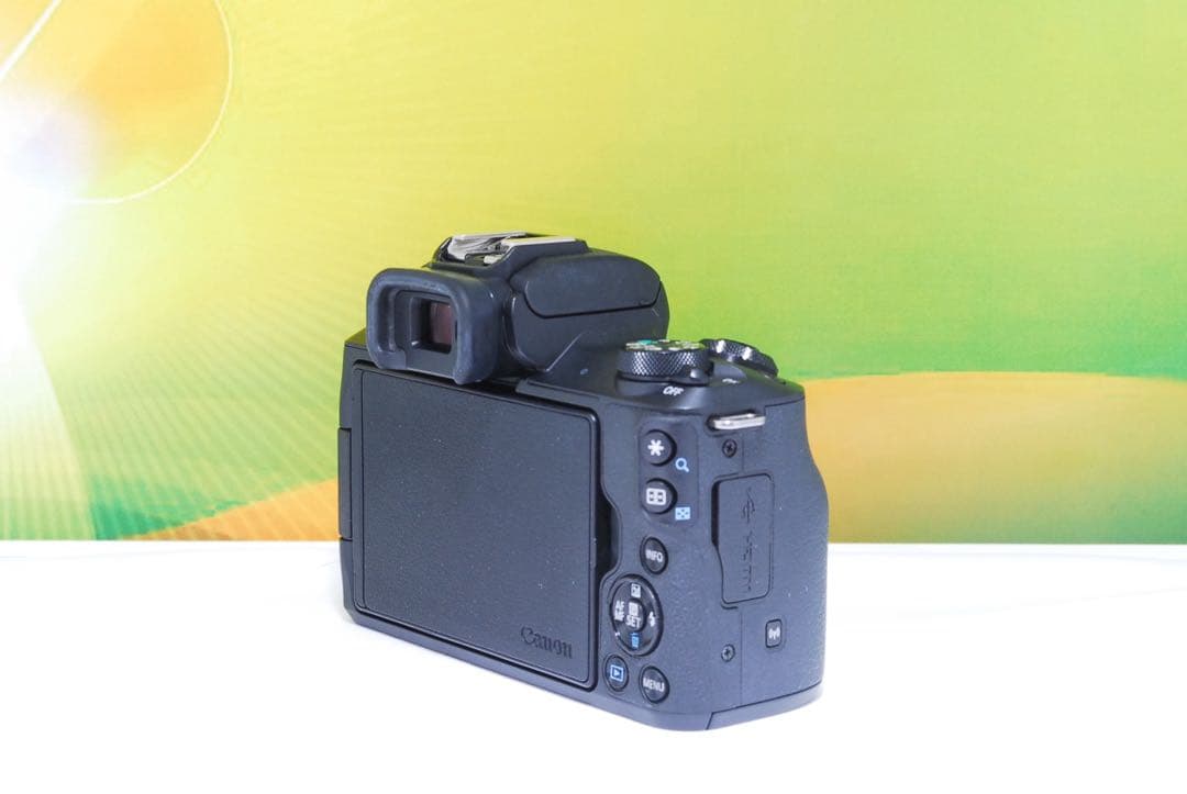 自撮りOK✨Wi-Fi搭載✨Canon EOS Kiss M レンズキット