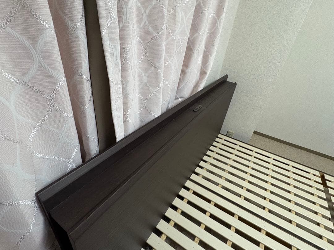 【引き取り希望】ダークブラウン すのこベッド クイーンサイズ コンセント付き