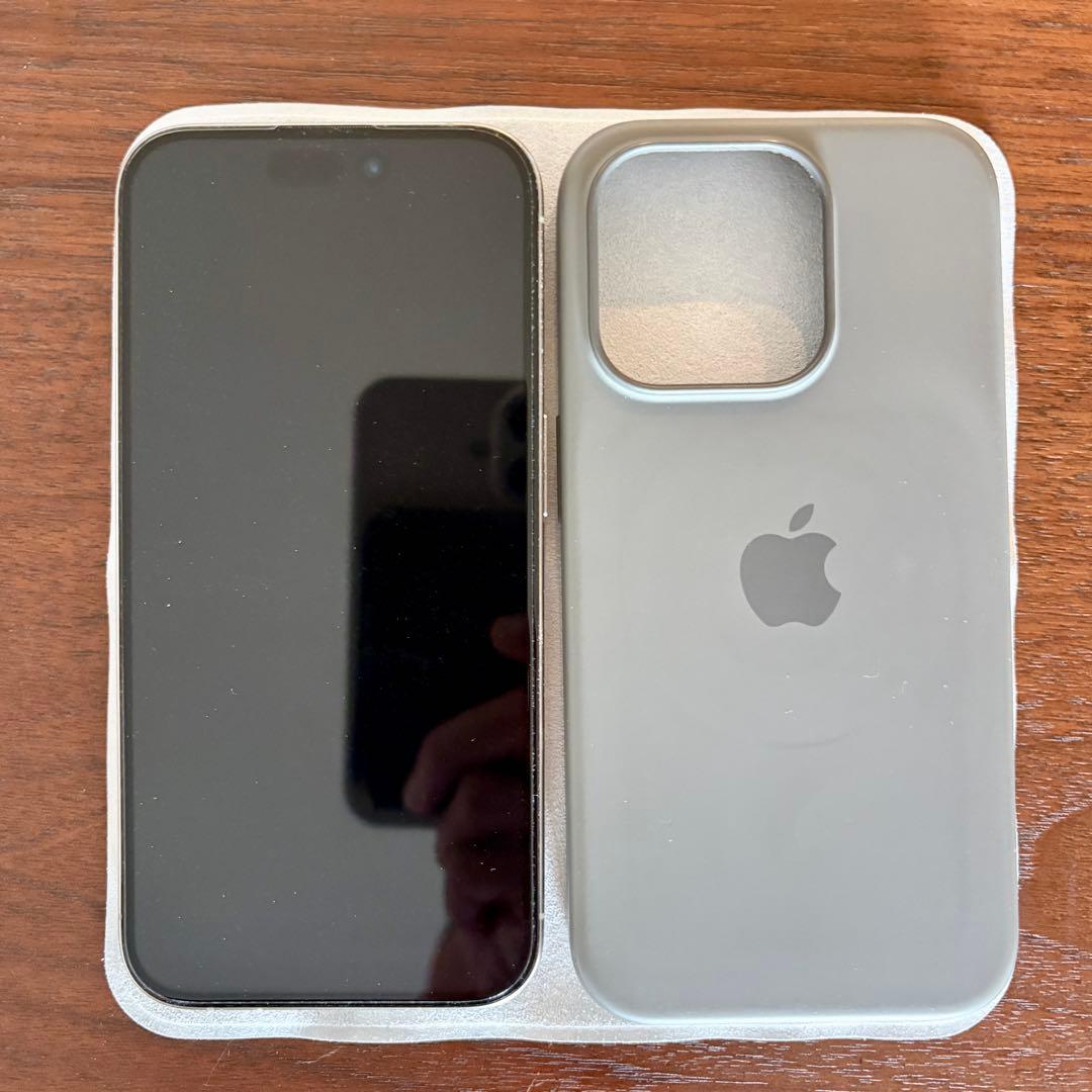 iPhone 15 Pro 256GB - ナチュラルチタニウム（SIMフリー）