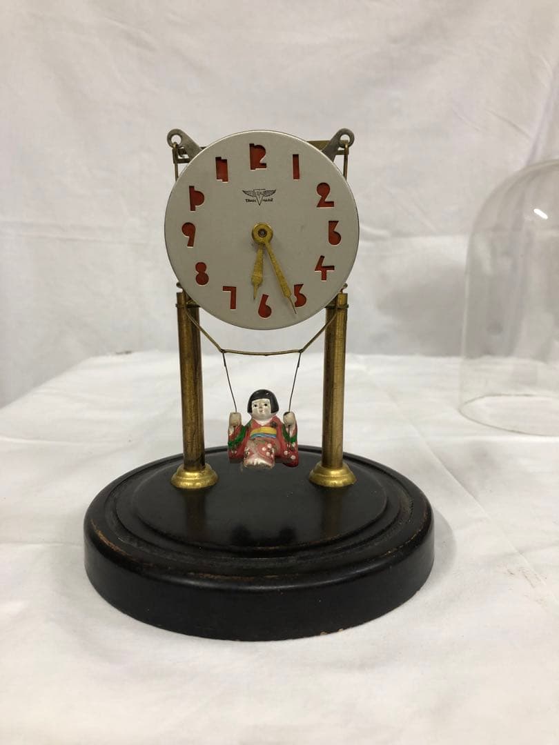 ガラスドーム入り振り子時計