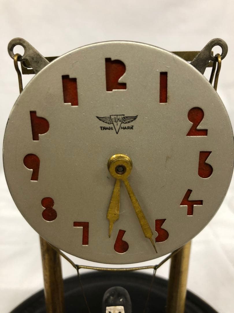 ガラスドーム入り振り子時計