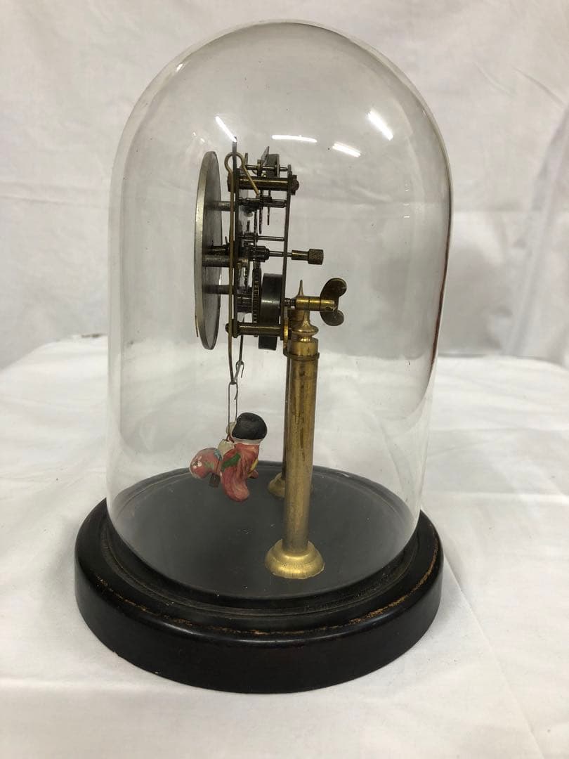 ガラスドーム入り振り子時計