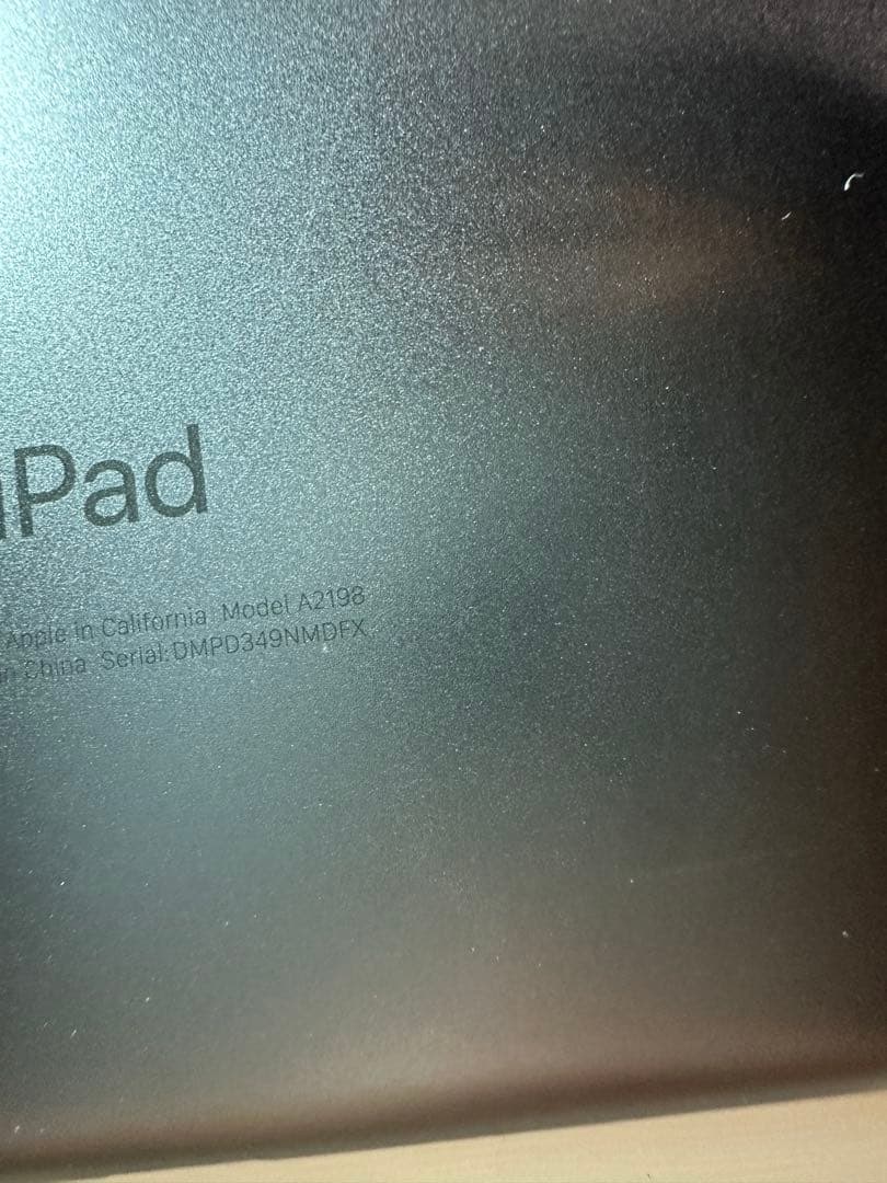 iPad Wi-F i+Cellular（第7世代） 128Gシルバー　94%