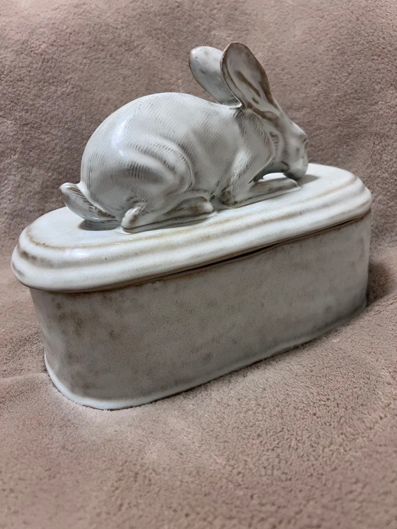 Yarnnakarn Rabbit Container うさぎ　小物入れ　置物