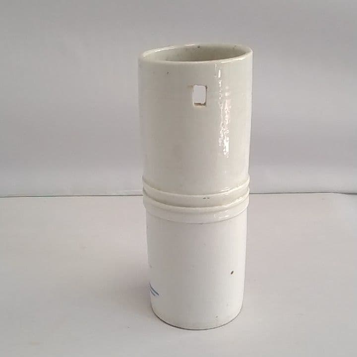 古い掛け花入れ