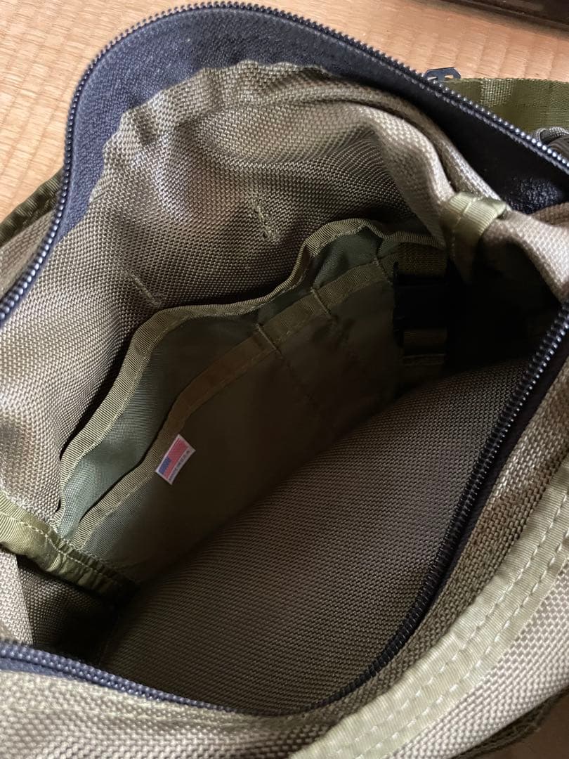 アメリカ製 BRIEFING デイトリッパー 廃盤カラー オリーブ