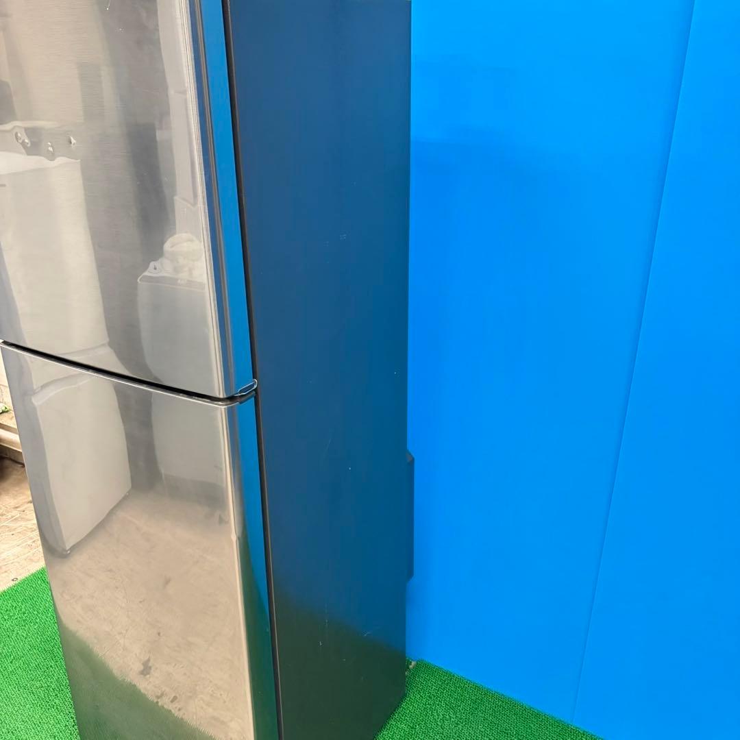 683 SHARP 中型冷蔵庫　小型　200L強　一人暮らし　右開き　レアカラー