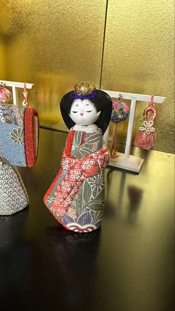 Usa 　お雛様、木目込人形、台付