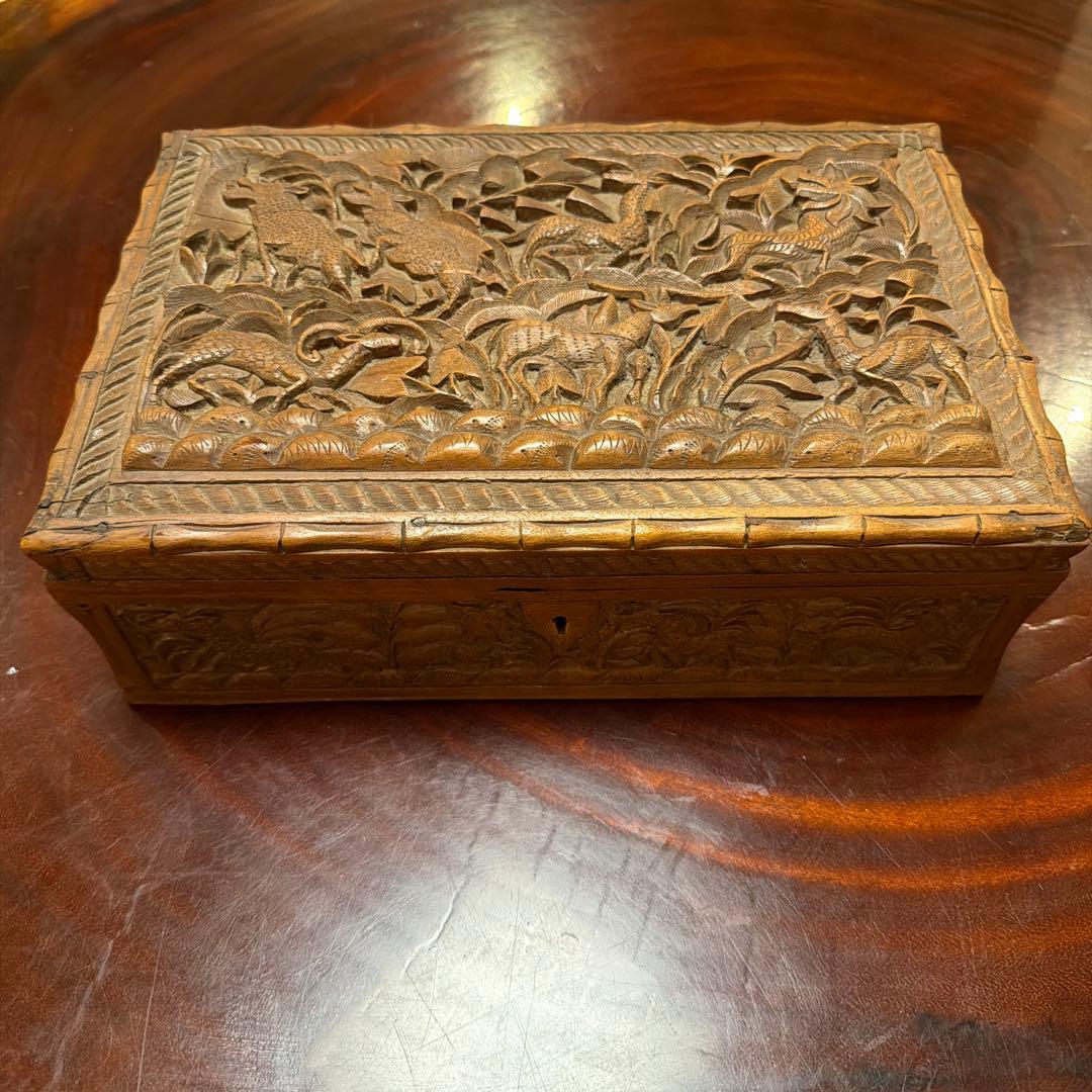 カシミール産(？) クルミ材　古木　彫刻　アクセサリーケース　アンティーク