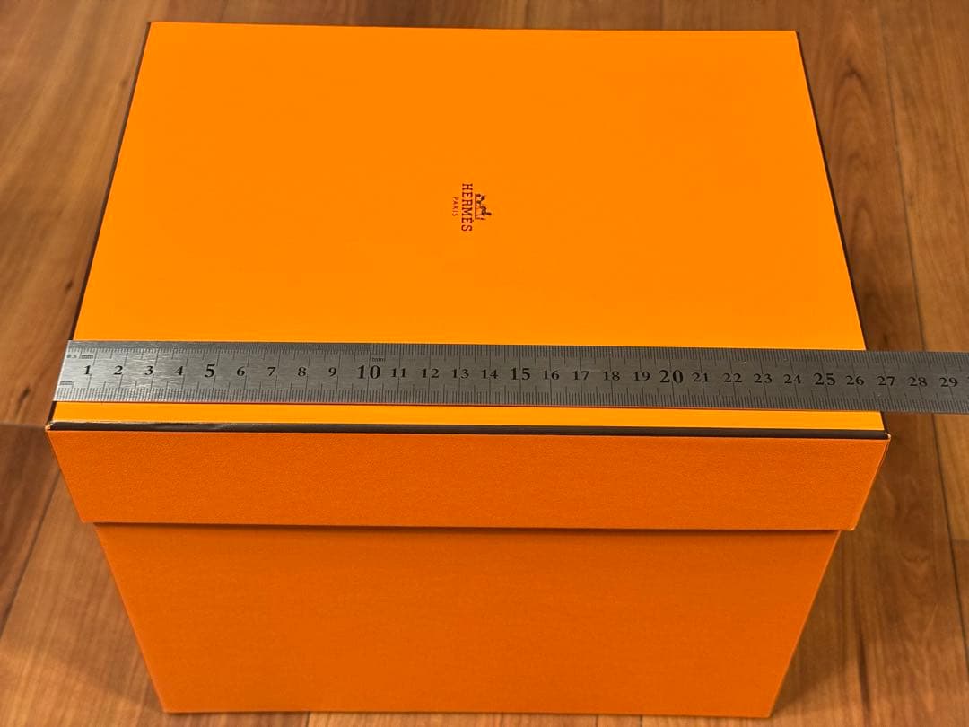 エルメスのオレンジ ギフトボックス (大)