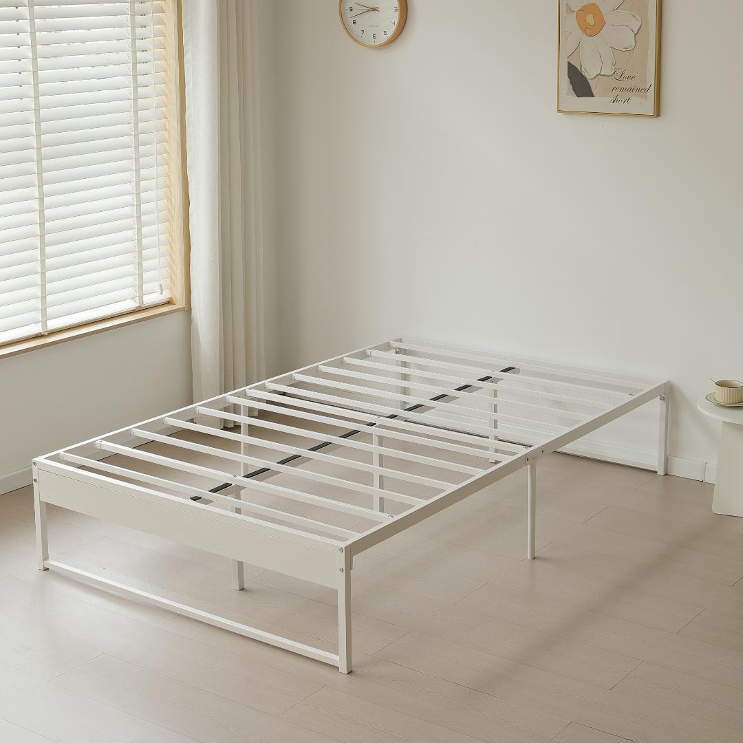 超人気！【セミダブル SD】ベッドフレーム パイプベッド セミダブル White