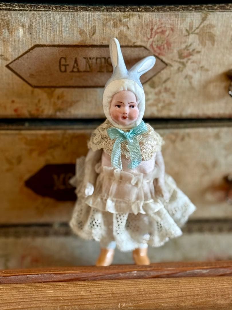 アンティーク　水色うさぎさん　ミニョネット　ドール　オールビスク