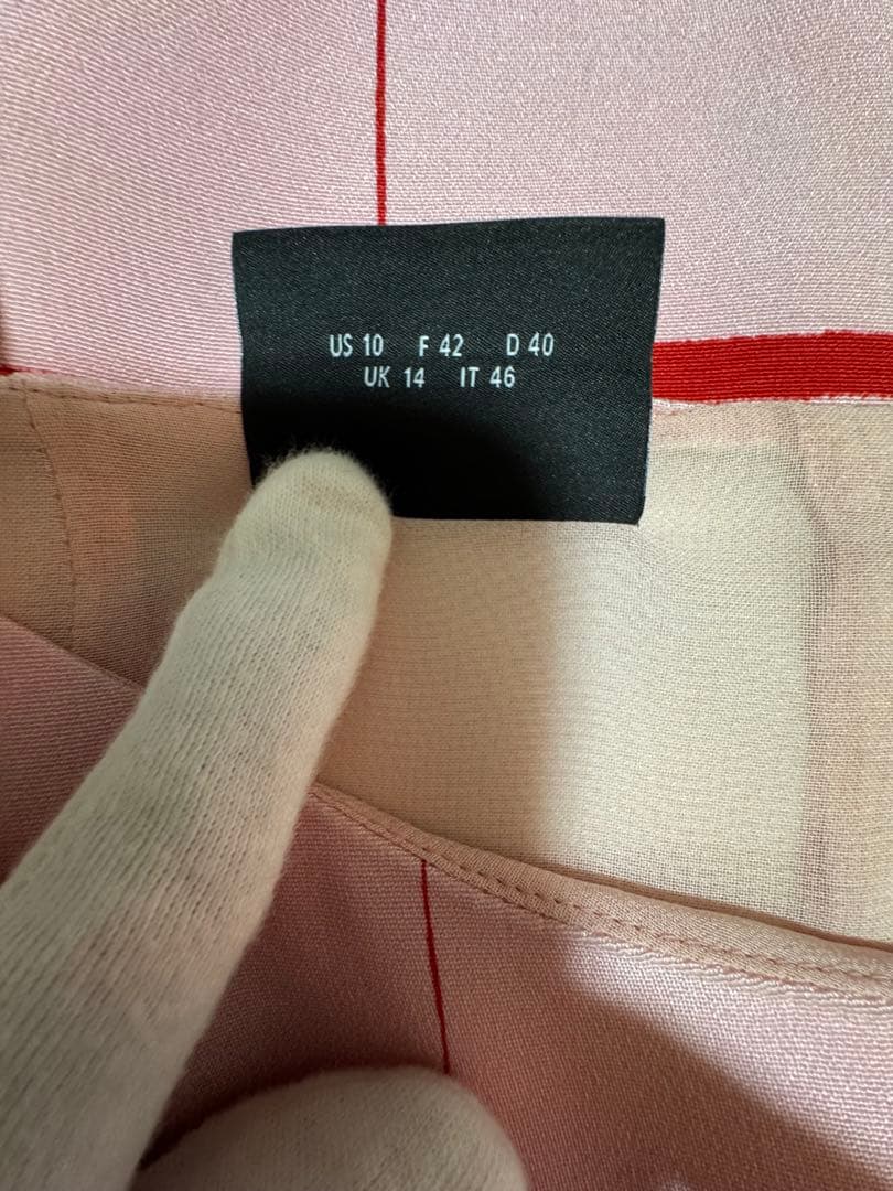 お買い上げ　　　アクリス　ノースリーブワンピース ピンク生地に赤とベーsilk