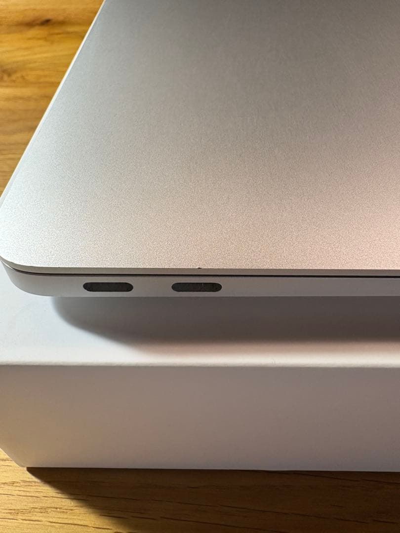 2020 M1 MacBook Air 16GB/ 512GB GPU8コア