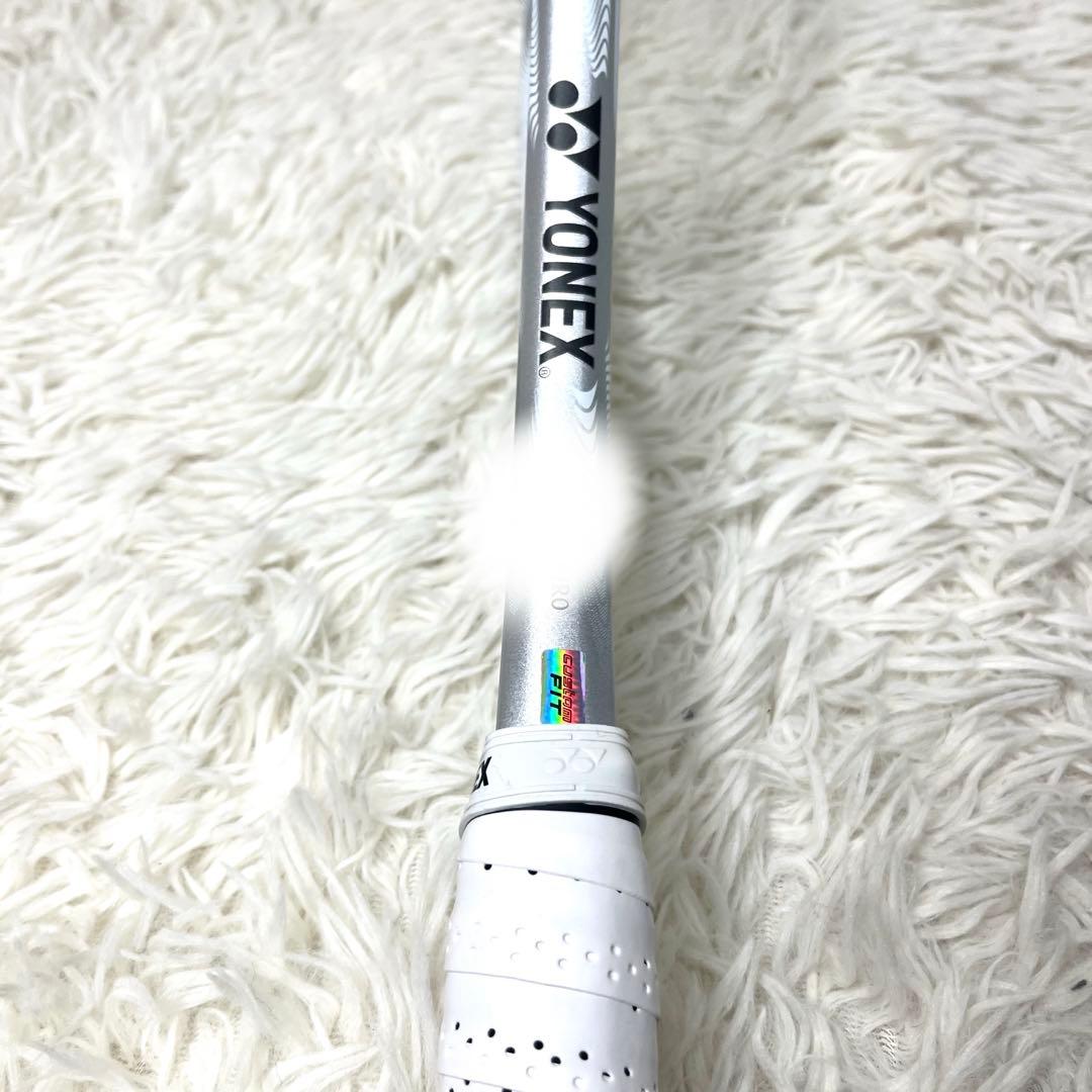 【極美品】 未使用級 ヨネックス ナノフォース8v REV Uカスタムフィット