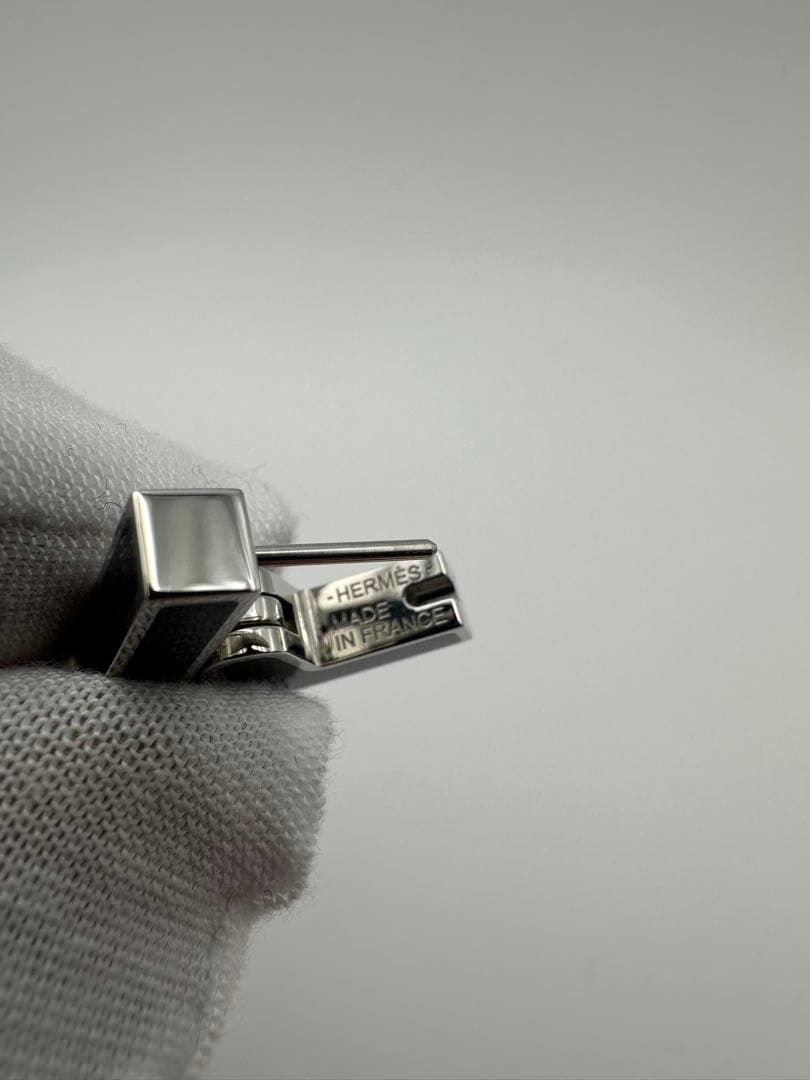 エルメス　Hロゴ片耳用ピアス　未使用品