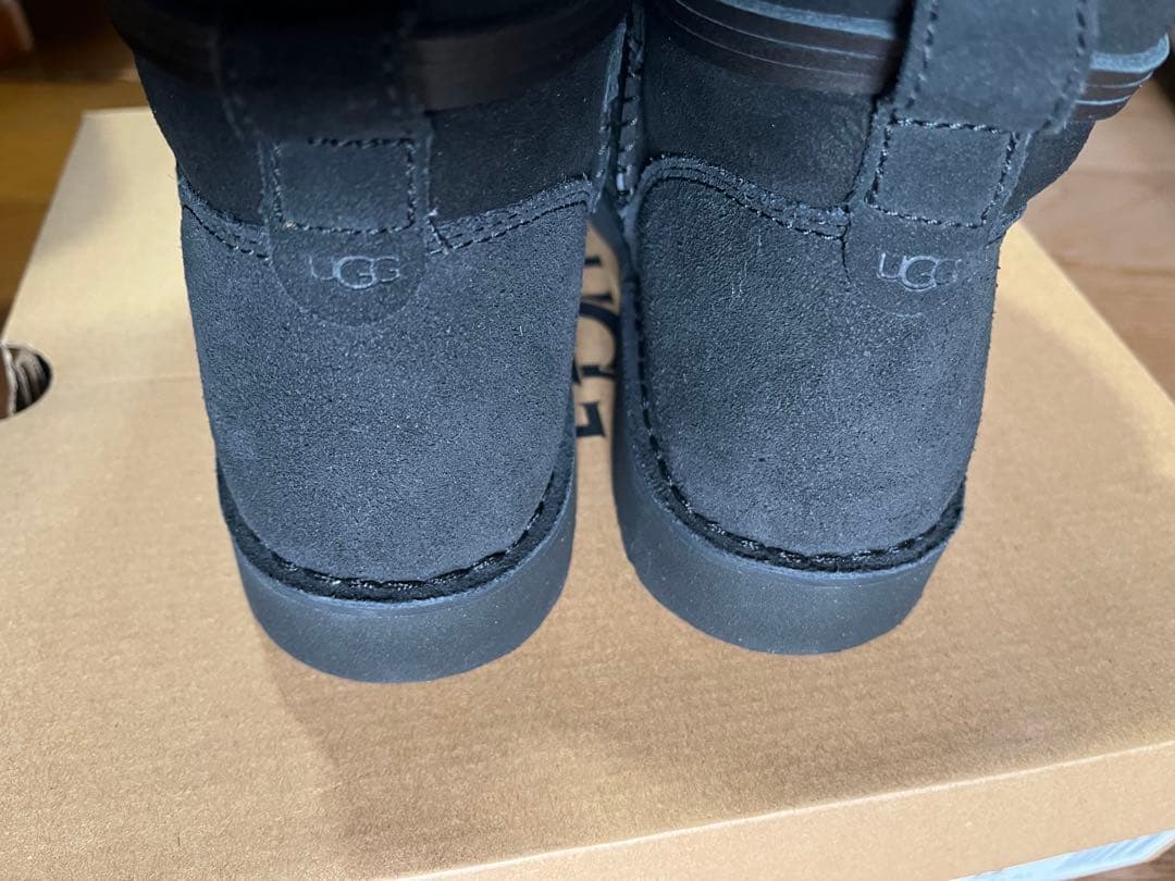 manin様　UGG ムートンスエードブーツ 新品未使用　ESTHER エスター