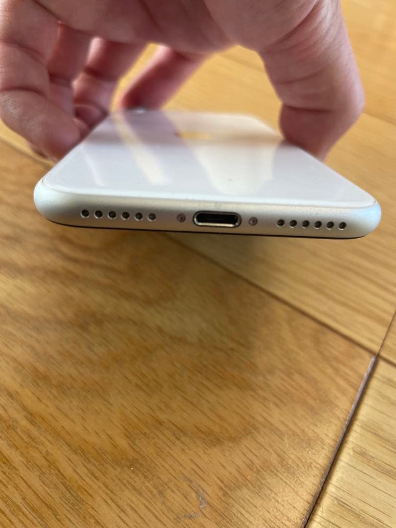 Apple iPhone SE (第2世代) ホワイト　バッテリー90%