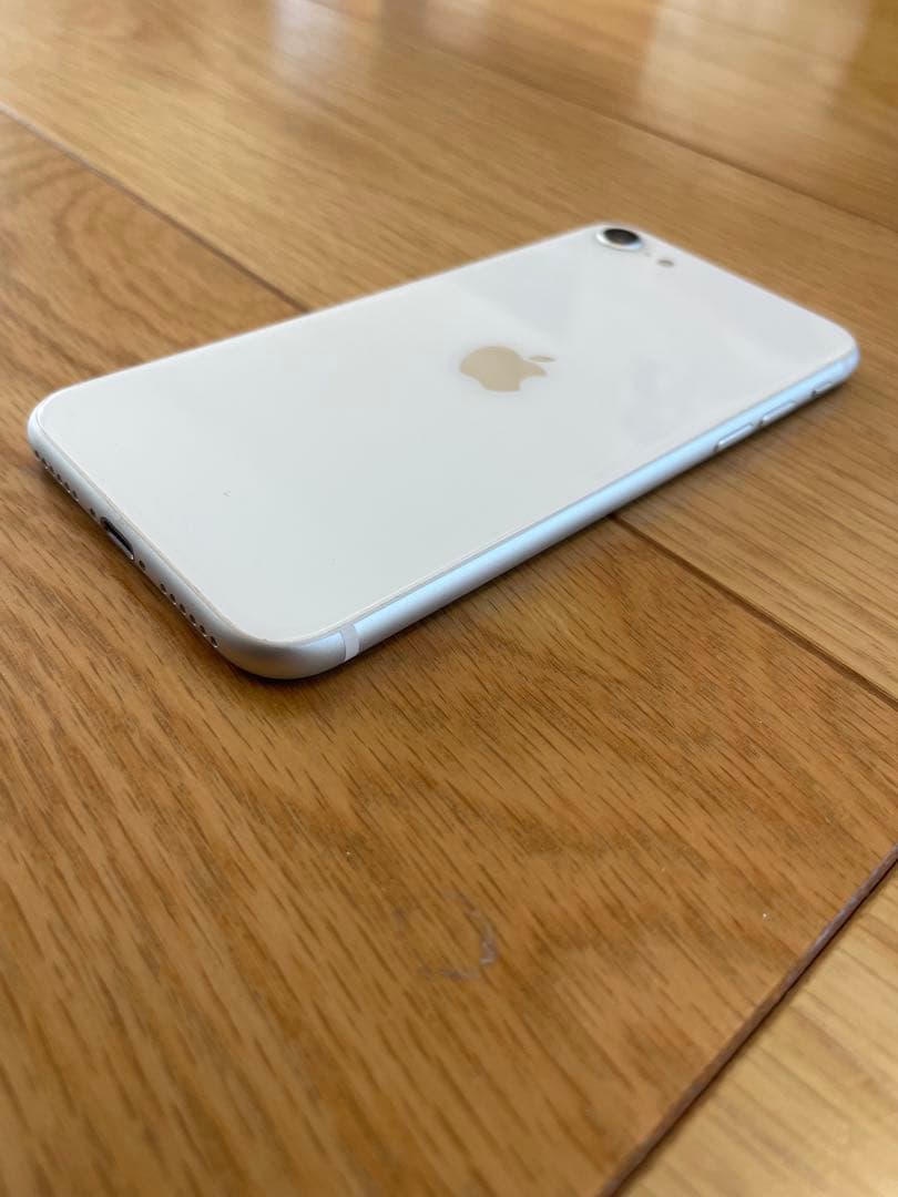 Apple iPhone SE (第2世代) ホワイト　バッテリー90%