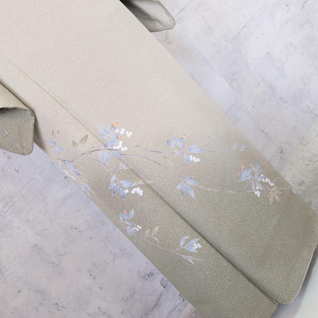 訪問着単品　着物　正絹　友禅　薄緑カーキ　枝葉模様　ナチュラル　F7