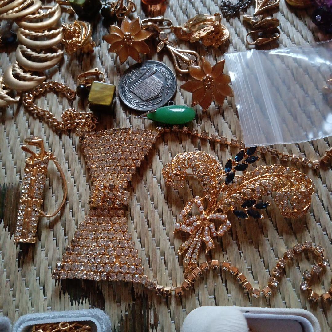 祖母の、遺品 ゴールドチェーンネックレス、ケース付き 数百種類