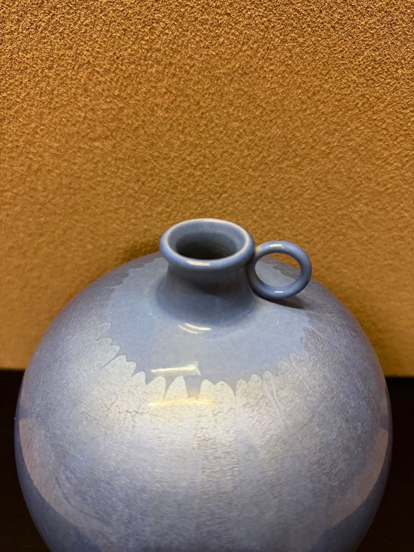 人間国宝　中田一於　淡青釉裏銀彩　壺　共箱