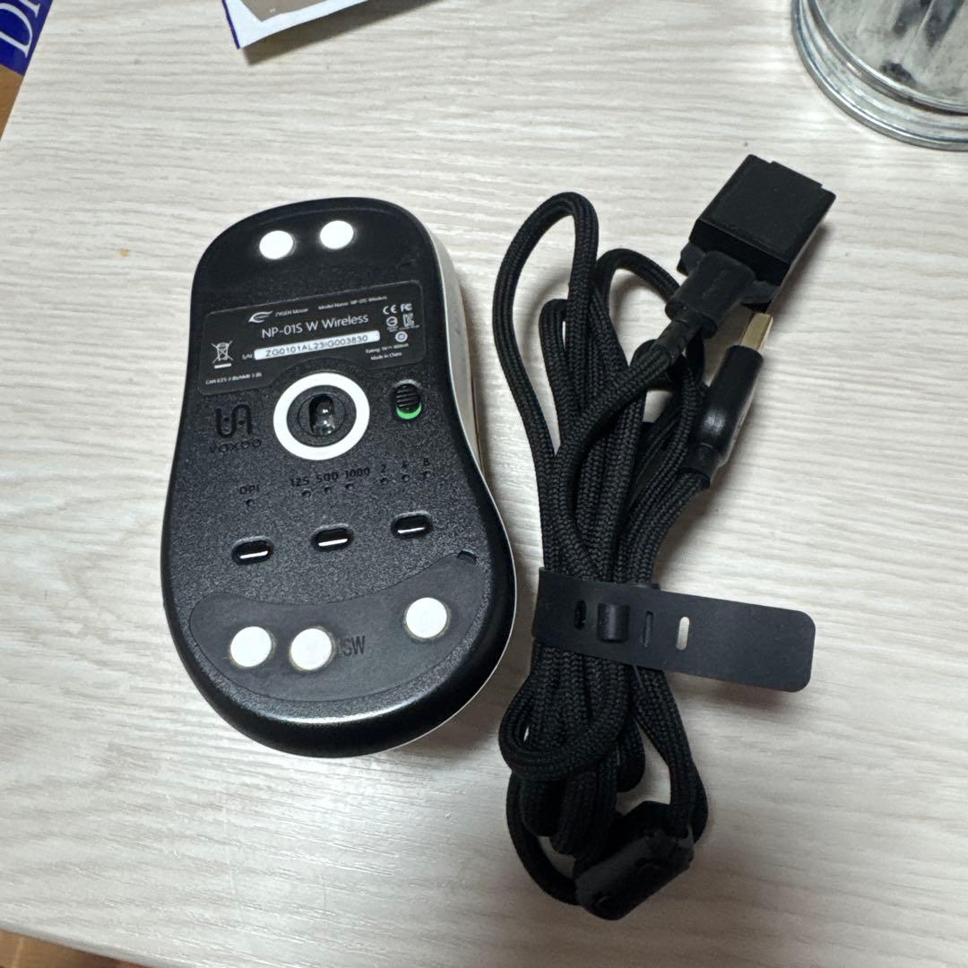 np01s w wireless White ゲーミングマウス